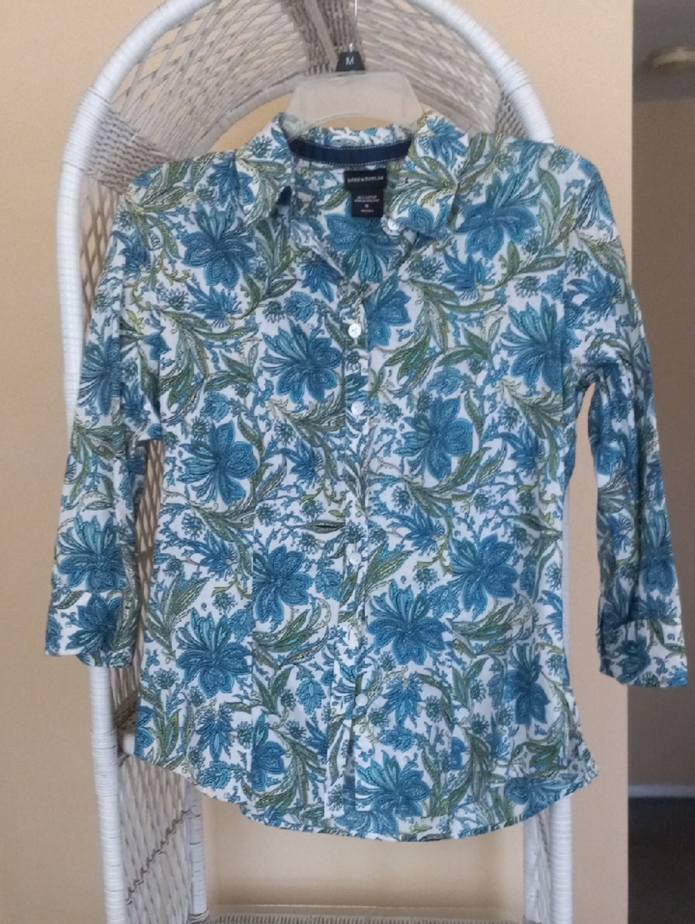 Lord & Taylor Women's Blue and Green Floral Button-Down Shirt Y2k